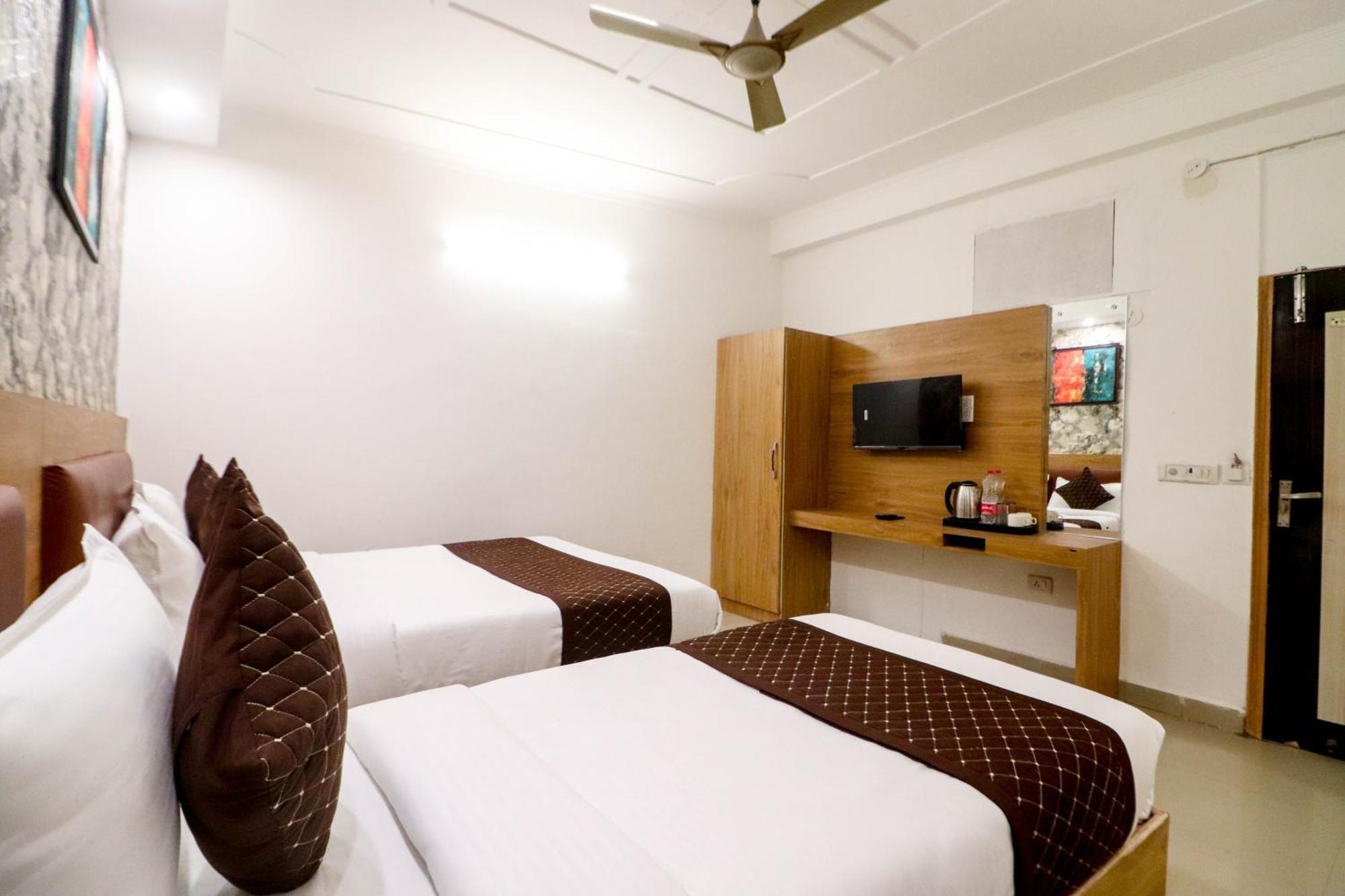 Hotel Vvs Near Delhi Airport New Delhi Eksteriør bilde