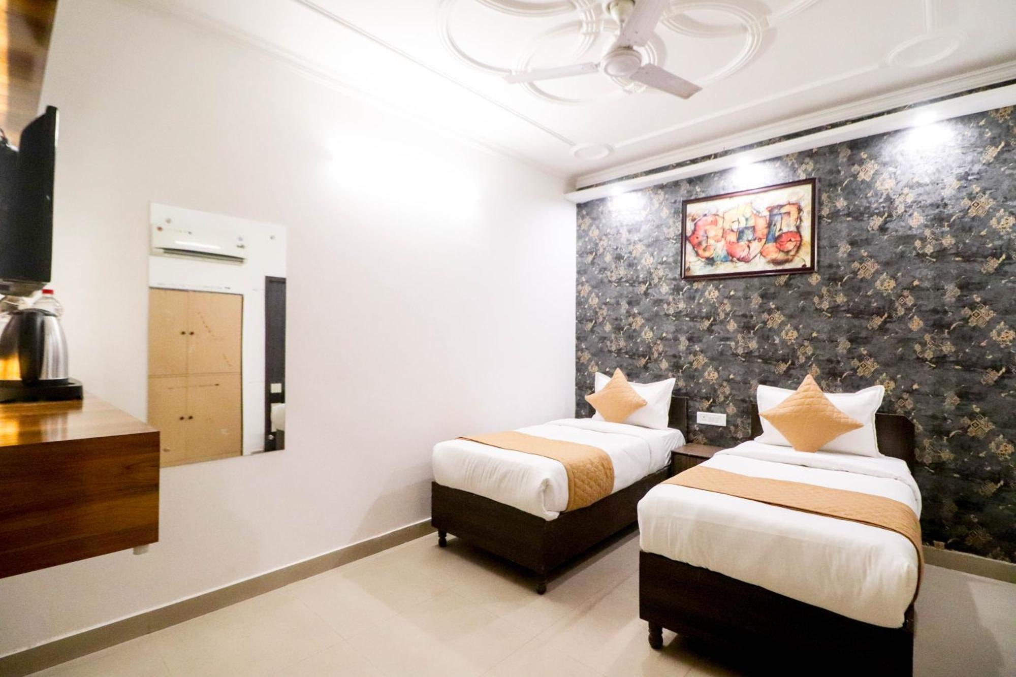 Hotel Vvs Near Delhi Airport New Delhi Eksteriør bilde