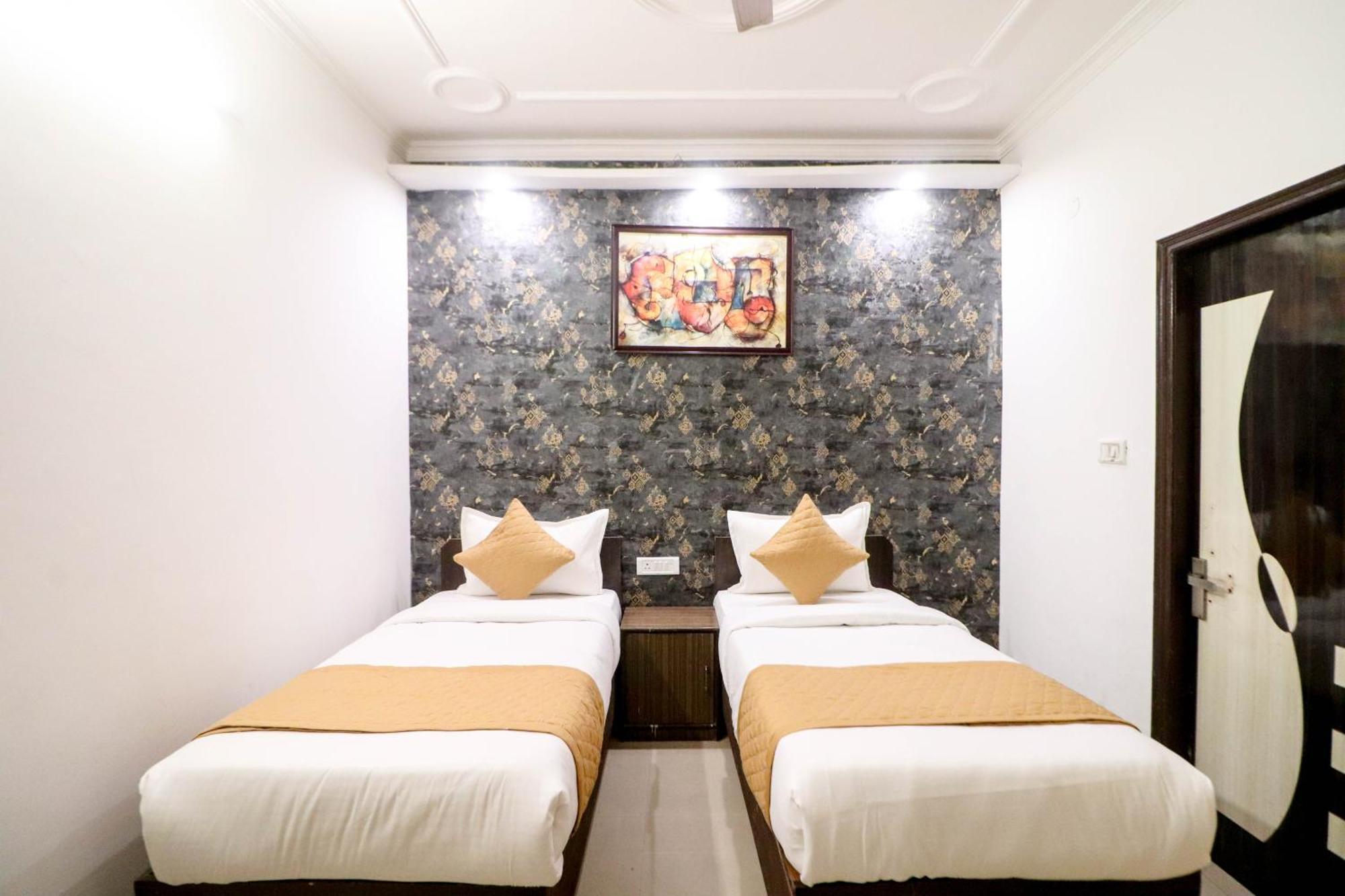 Hotel Vvs Near Delhi Airport New Delhi Eksteriør bilde