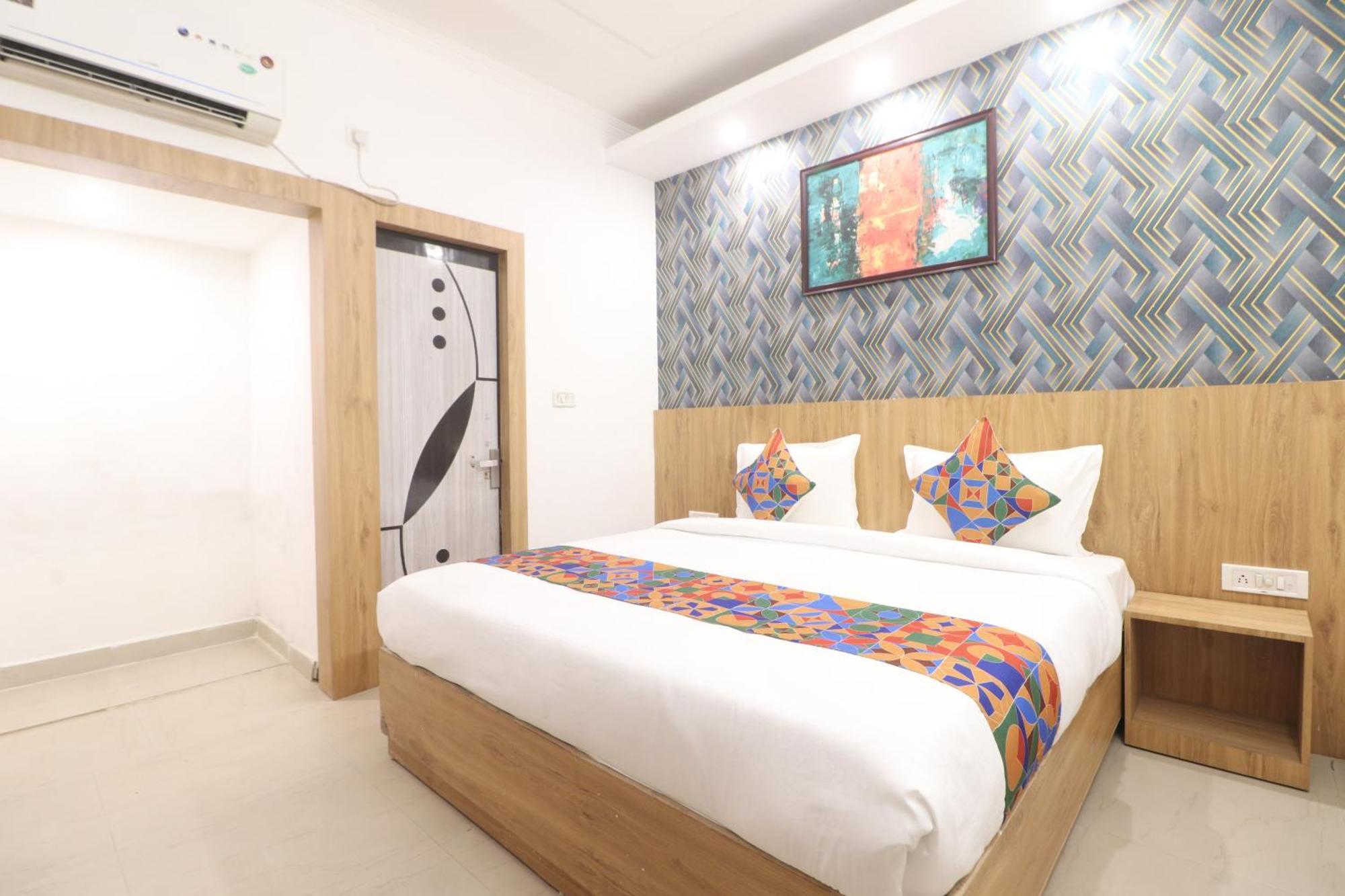 Hotel Vvs Near Delhi Airport New Delhi Eksteriør bilde